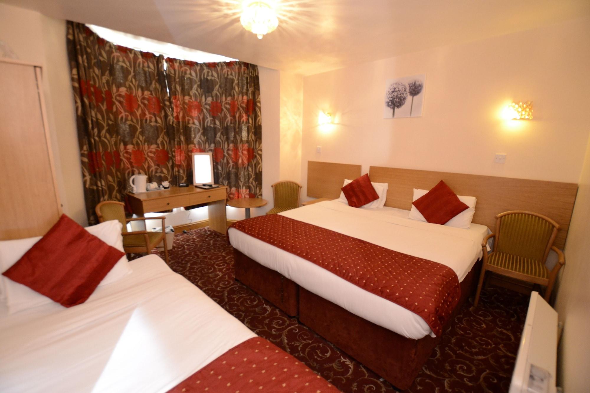 אילפורד Britannia Inn Hotel מראה חיצוני תמונה
