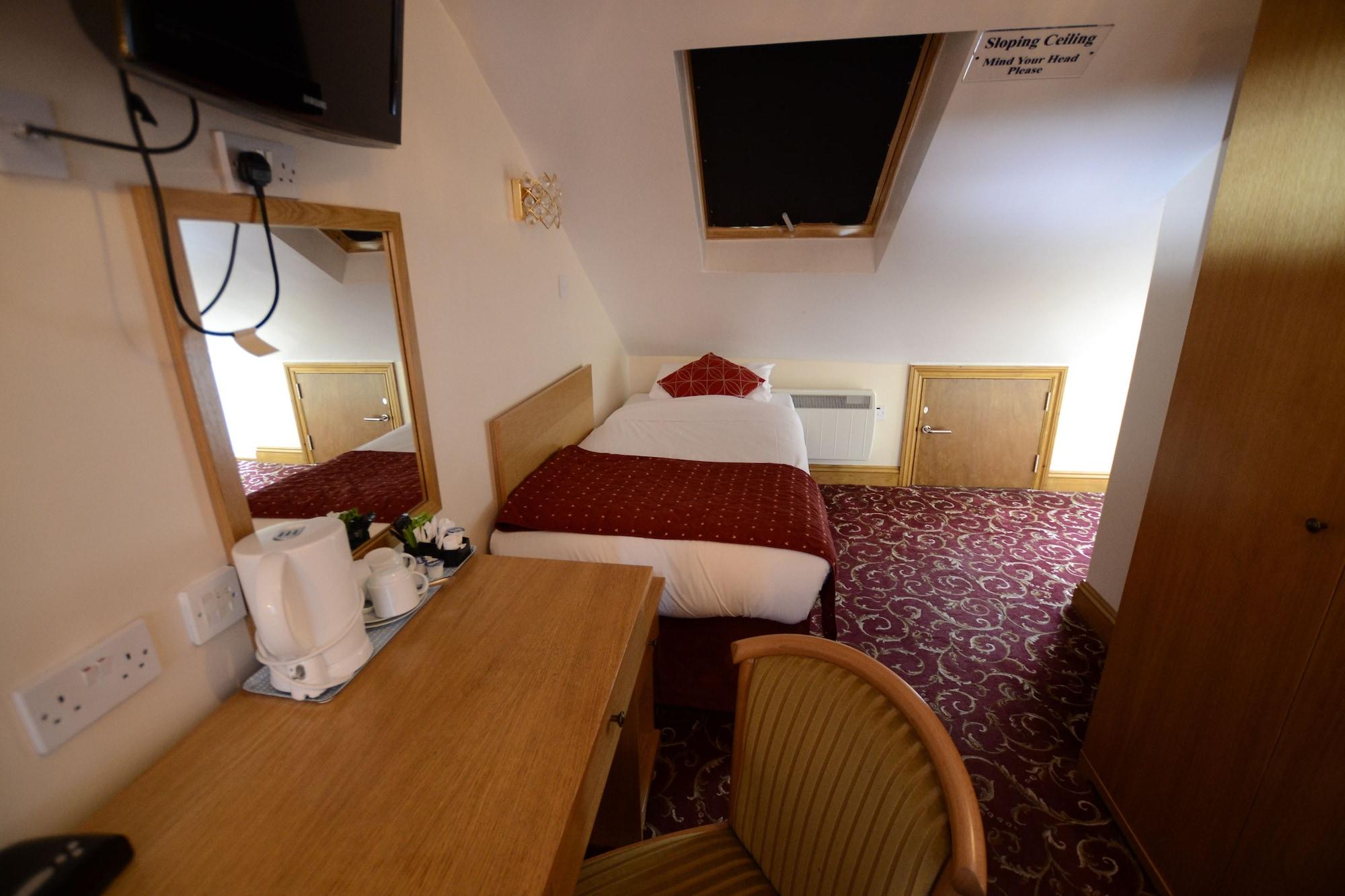 אילפורד Britannia Inn Hotel מראה חיצוני תמונה