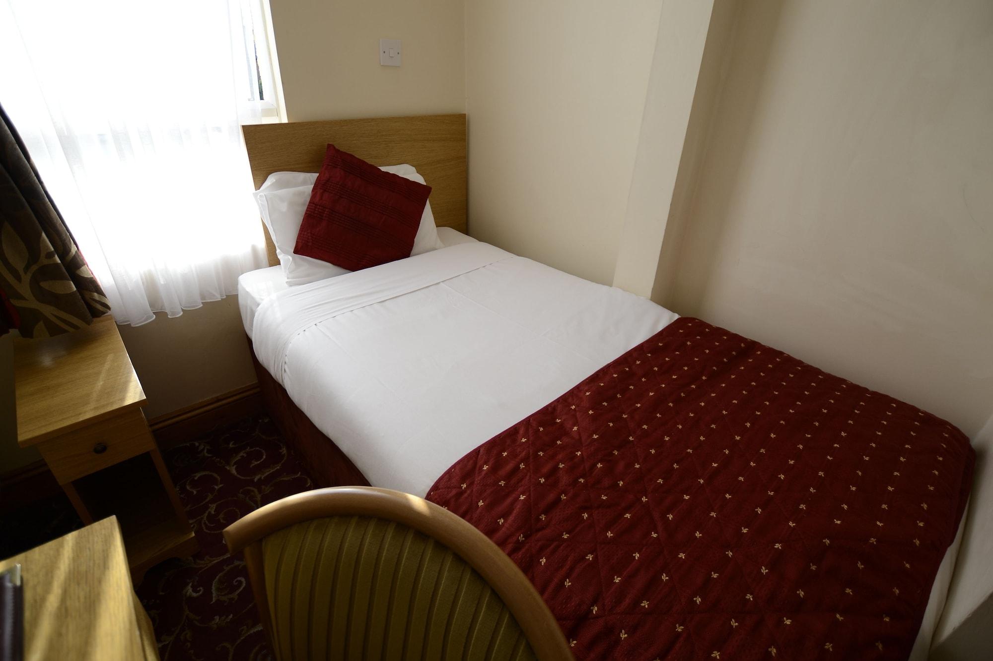 אילפורד Britannia Inn Hotel מראה חיצוני תמונה