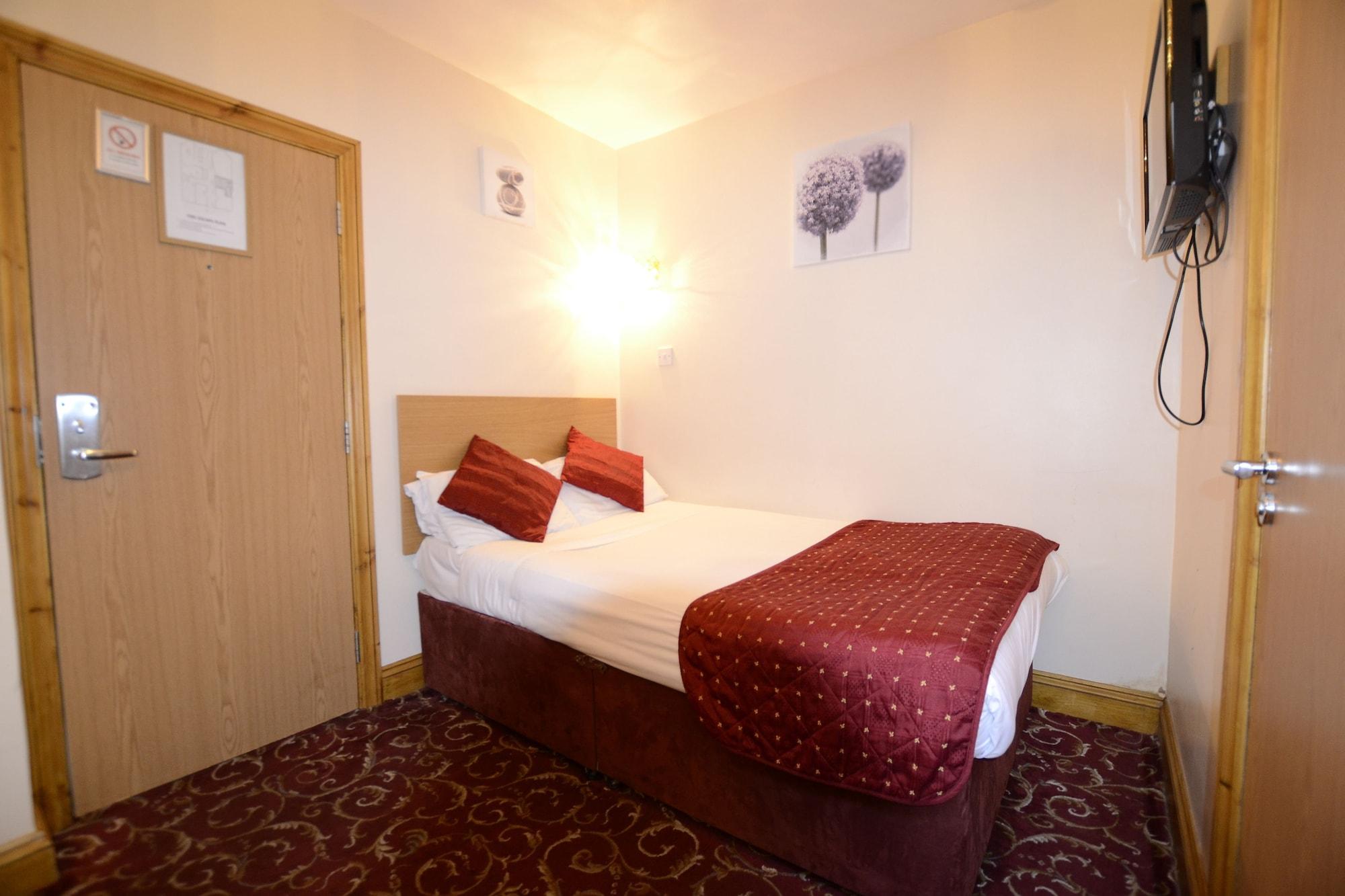 אילפורד Britannia Inn Hotel מראה חיצוני תמונה