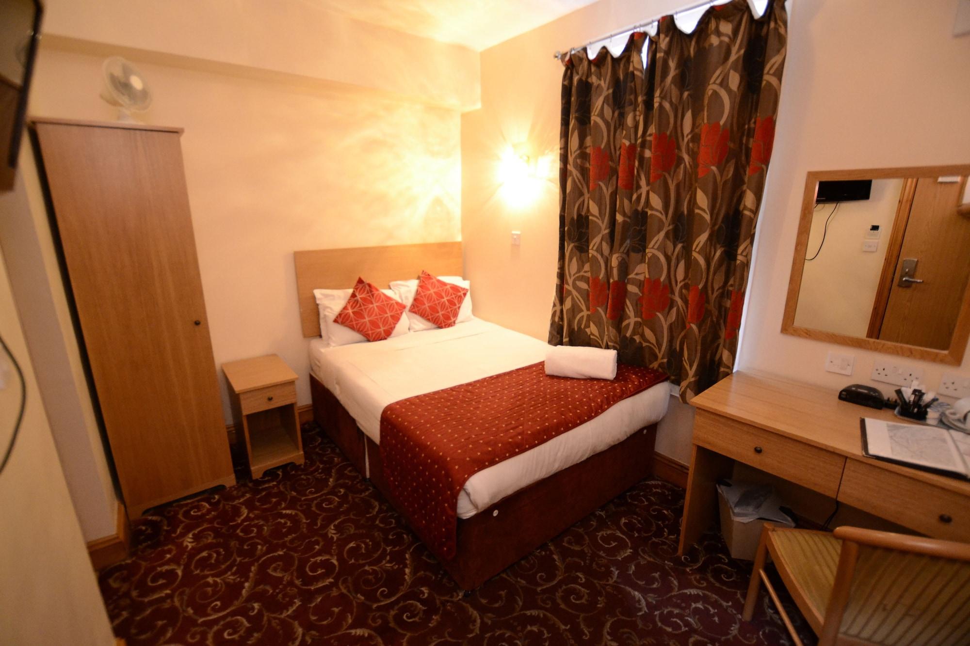 אילפורד Britannia Inn Hotel מראה חיצוני תמונה