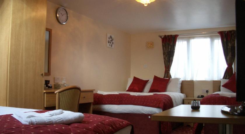 אילפורד Britannia Inn Hotel מראה חיצוני תמונה