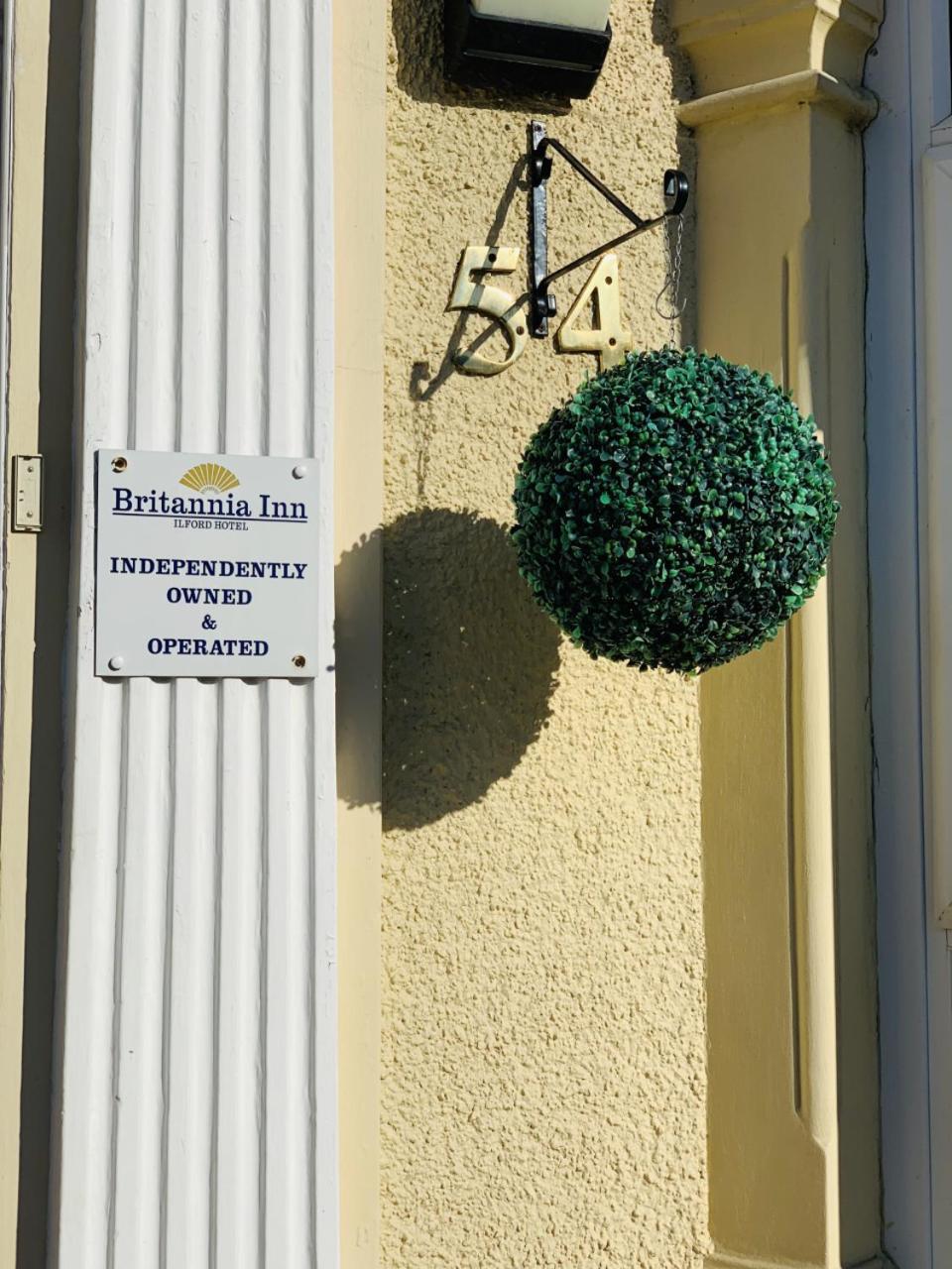אילפורד Britannia Inn Hotel מראה חיצוני תמונה